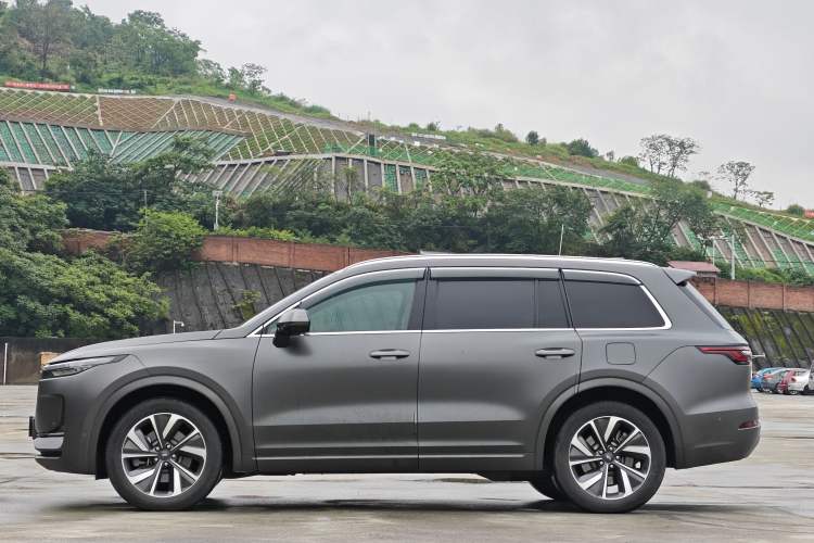 Used Li Auto ONE 2021 Extended-Range 6-Seater Version Exterior 2