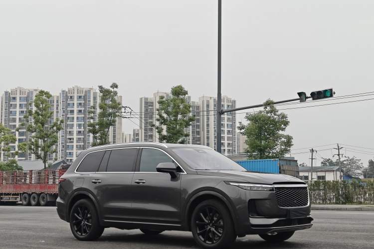 Used Li Auto ONE 2021 Extended-Range 6-Seater Version Exterior 2