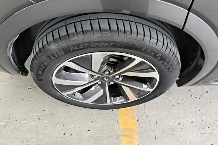 Used Li Auto ONE 2021 Extended-Range 6-Seater Version Exterior 3
