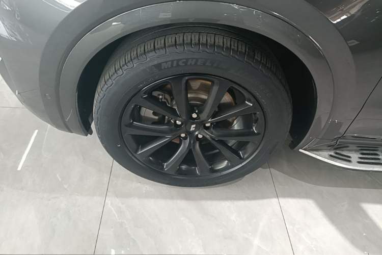 Used Li Auto ONE 2021 Extended-Range 6-Seater Version Exterior 4