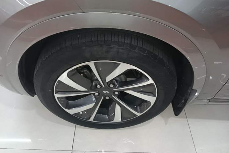 Used Li Auto ONE 2021 Extended-Range 6-Seater Version Exterior 4