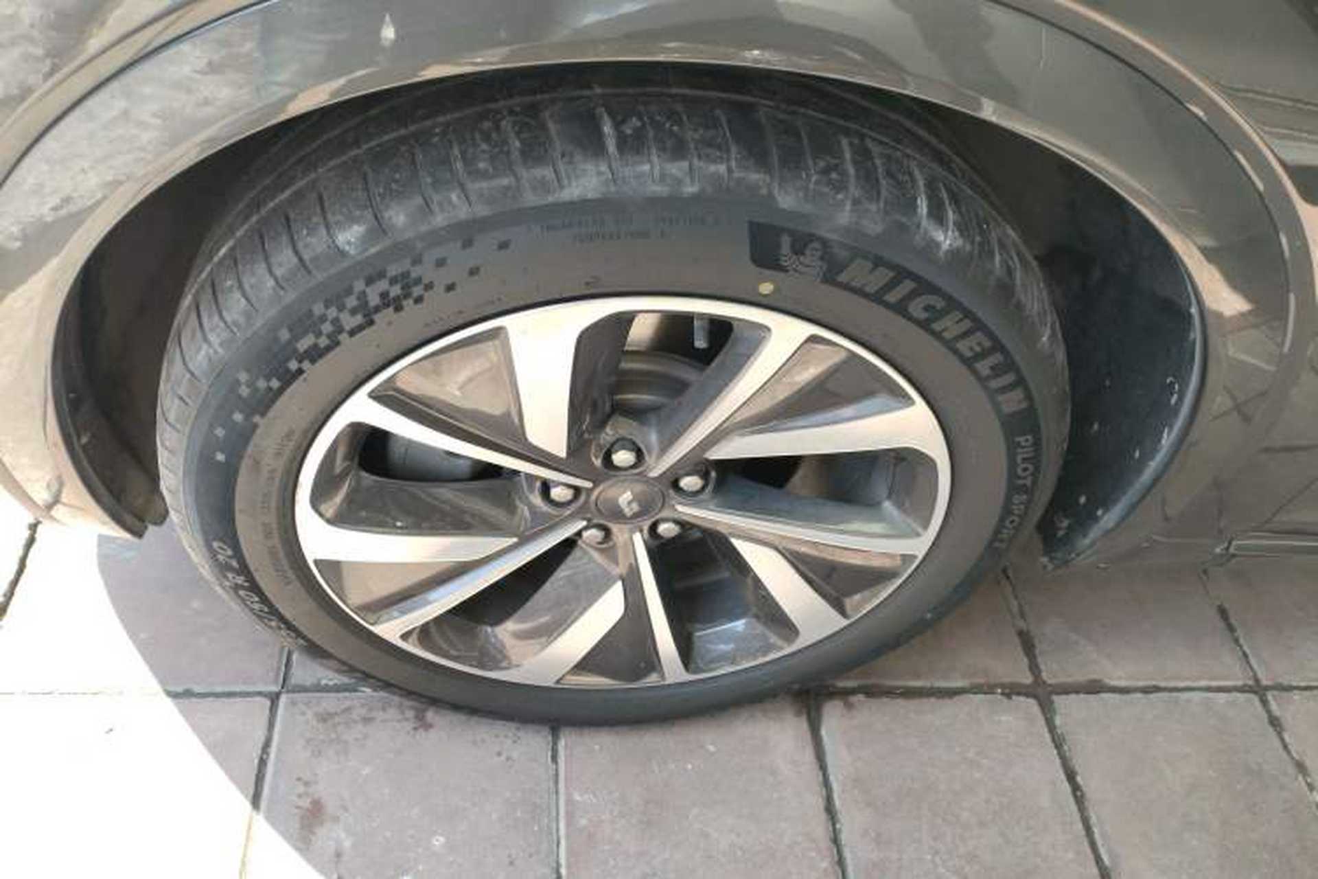 Used Li Auto ONE 2021 Extended-Range 6-Seater Version Exterior 4