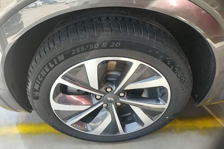 Used Li Auto ONE 2021 Extended-Range 6-Seater Version Exterior 4