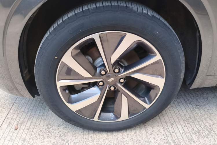 Used Li Auto ONE 2021 Extended-Range 6-Seater Version Exterior 4