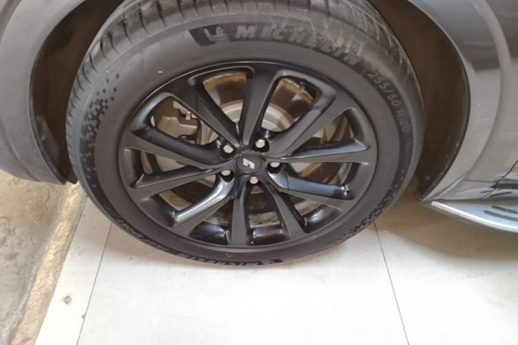 Used Li Auto ONE 2021 Extended-Range 6-Seater Version Exterior 4