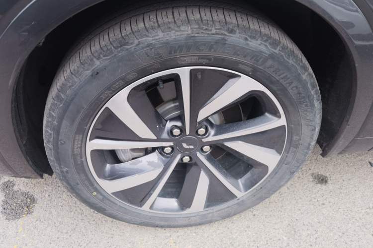Used Li Auto ONE 2021 Extended-Range 6-Seater Version Exterior 4