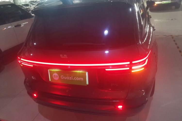 Used Li Auto ONE 2021 Extended-Range 6-Seater Version Exterior 4