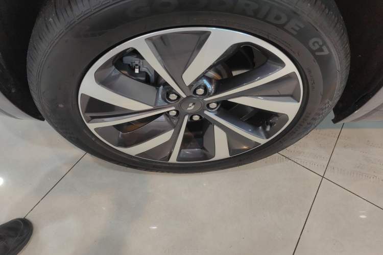 Used Li Auto ONE 2021 Extended-Range 6-Seater Version Exterior 4