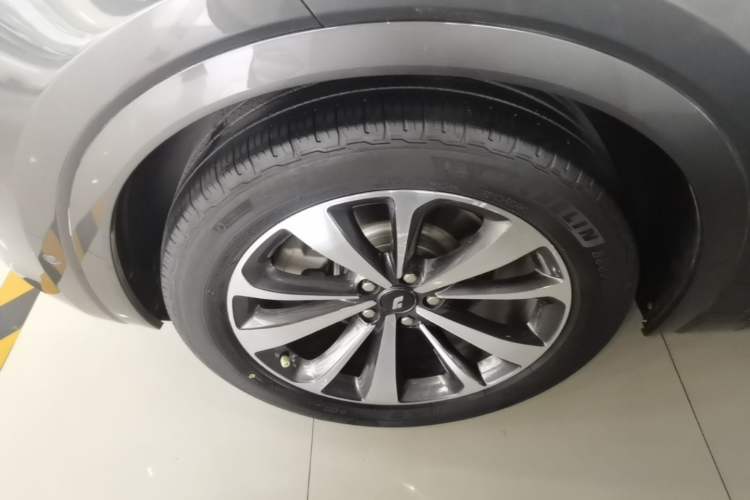 Used Li Auto ONE 2021 Extended-Range 6-Seater Version Exterior 4