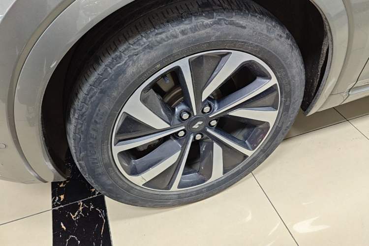 Used Li Auto ONE 2021 Extended-Range 6-Seater Version Exterior 4