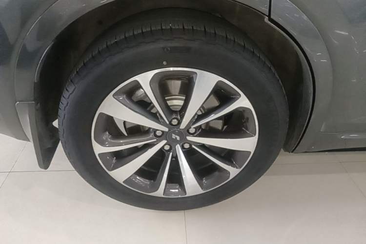 Used Li Auto ONE 2021 Extended-Range 6-Seater Version Exterior 5
