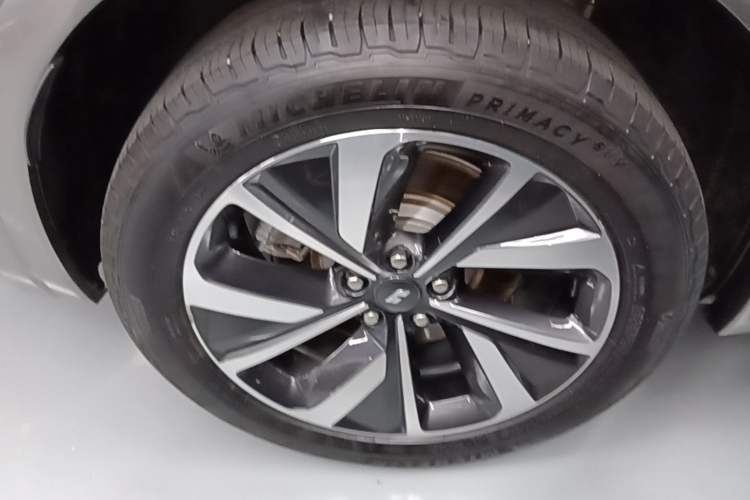 Used Li Auto ONE 2021 Extended-Range 6-Seater Version Exterior 5