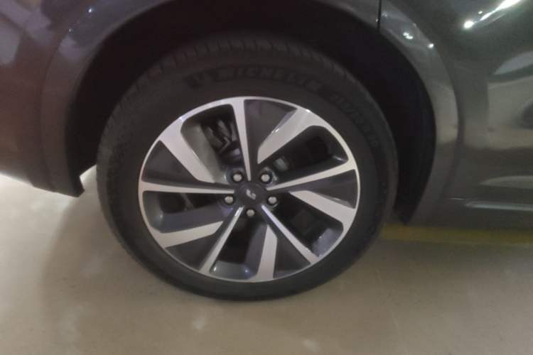 Used Li Auto ONE 2021 Extended-Range 6-Seater Version Exterior 5