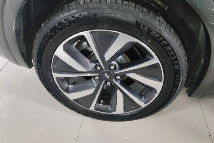 Used Li Auto ONE 2021 Extended-Range 6-Seater Version Exterior 5