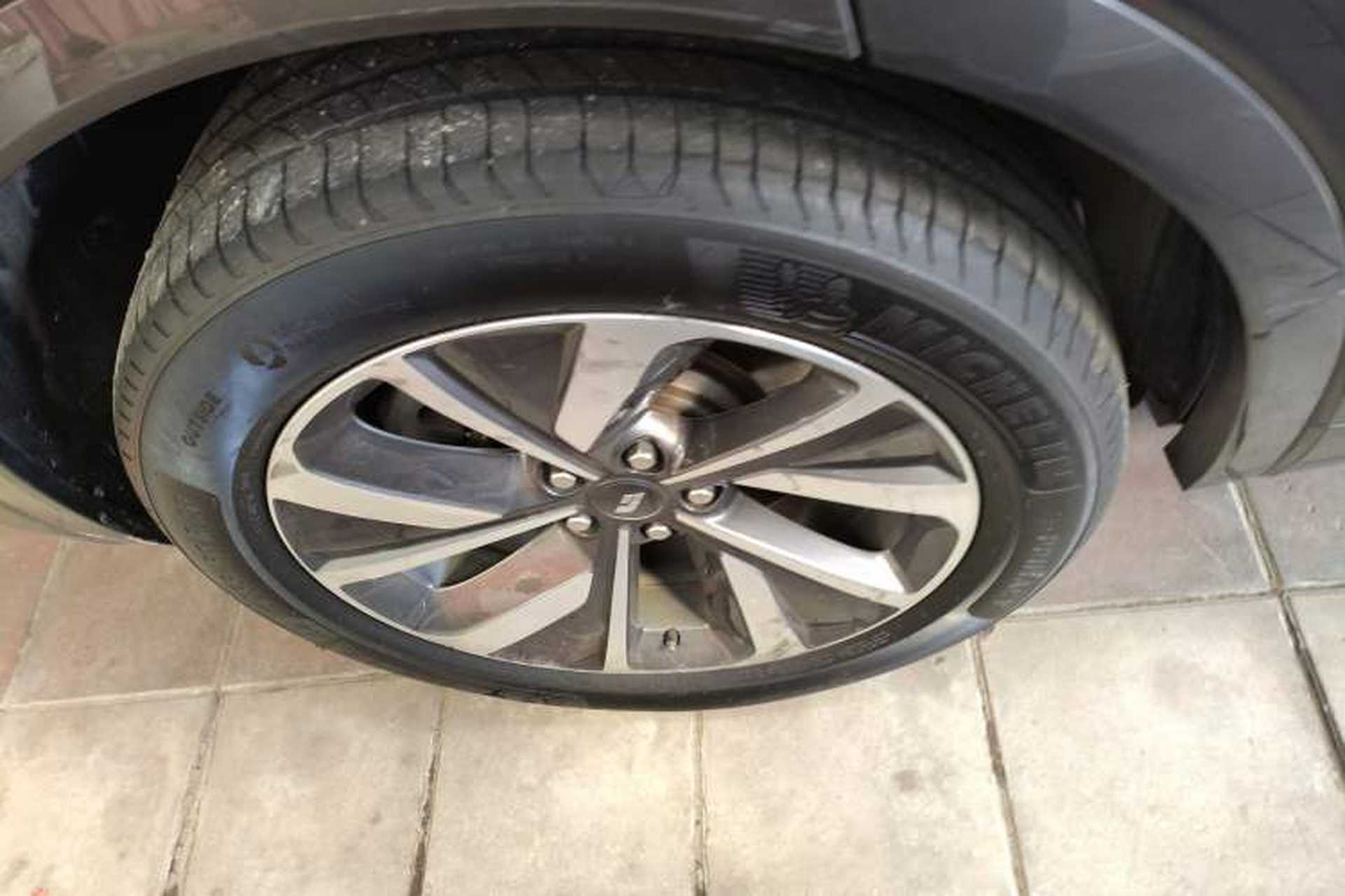Used Li Auto ONE 2021 Extended-Range 6-Seater Version Exterior 5
