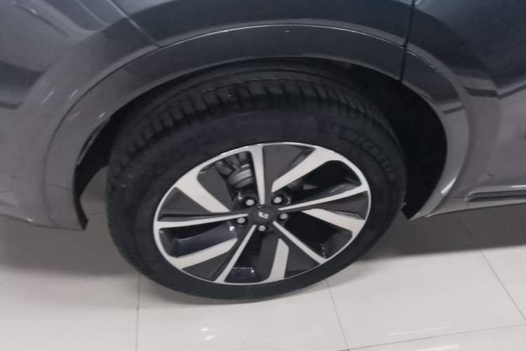 Used Li Auto ONE 2021 Extended-Range 6-Seater Version Exterior 5