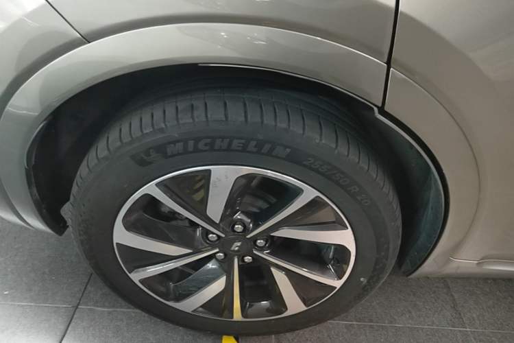 Used Li Auto ONE 2021 Extended-Range 6-Seater Version Exterior 5