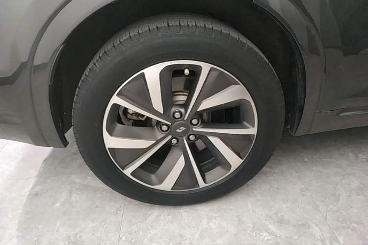 Used Li Auto ONE 2021 Extended-Range 6-Seater Version Exterior 5