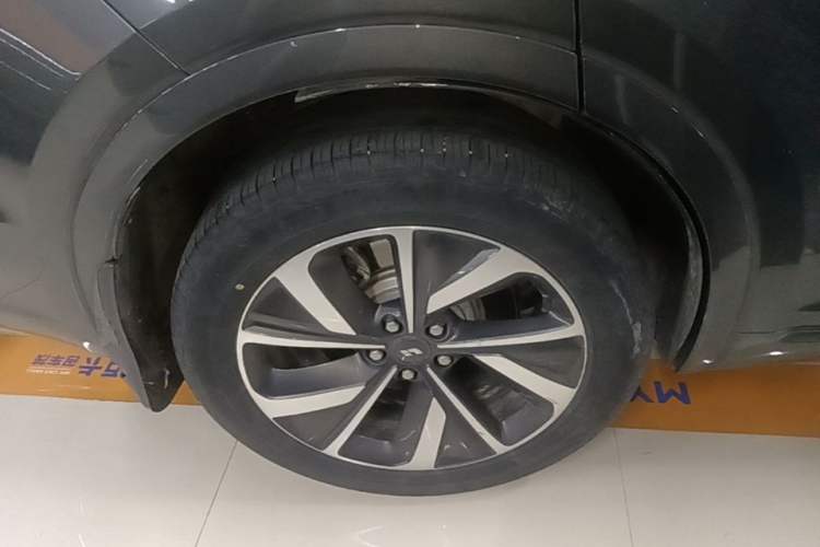 Used Li Auto ONE 2021 Extended-Range 6-Seater Version Exterior 5