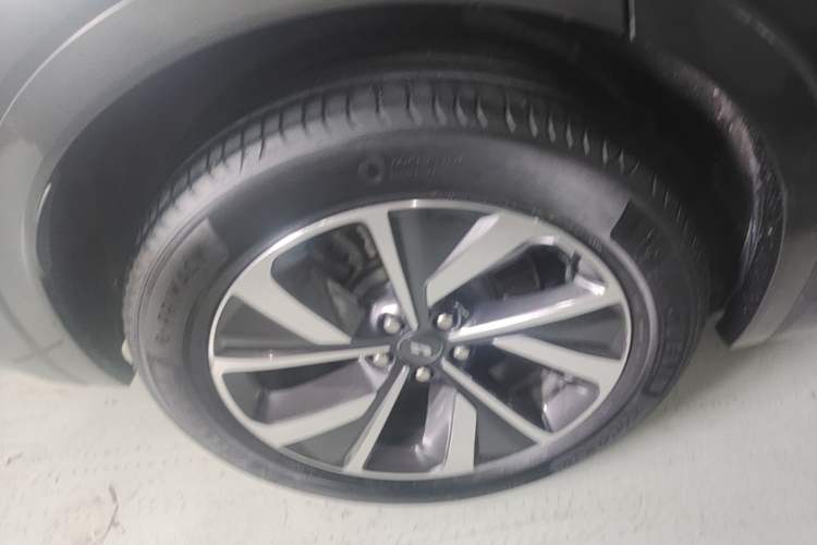 Used Li Auto ONE 2021 Extended-Range 6-Seater Version Exterior 5