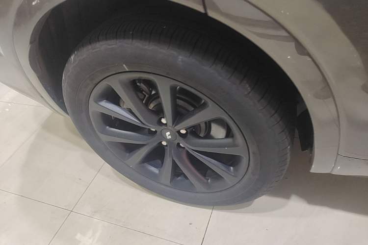 Used Li Auto ONE 2021 Extended-Range 6-Seater Version Exterior 5