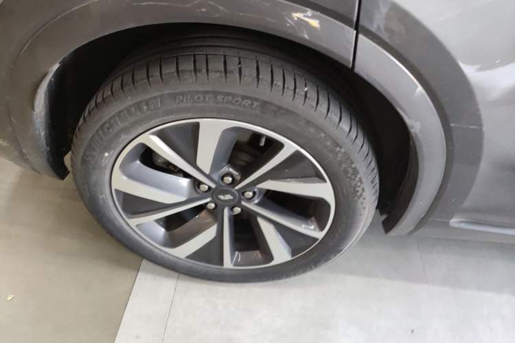 Used Li Auto ONE 2021 Extended-Range 6-Seater Version Exterior 5