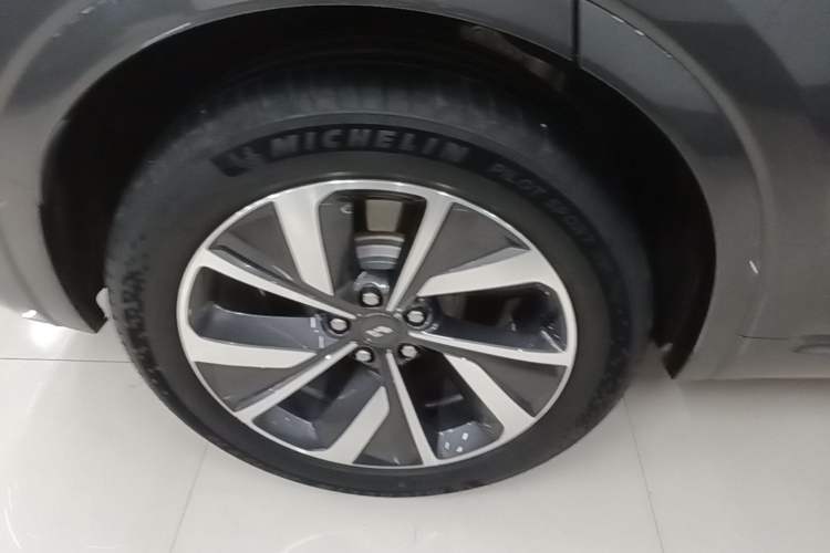 Used Li Auto ONE 2021 Extended-Range 6-Seater Version Exterior 5