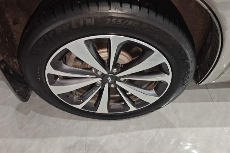 Used Li Auto ONE 2021 Extended-Range 6-Seater Version Exterior 5