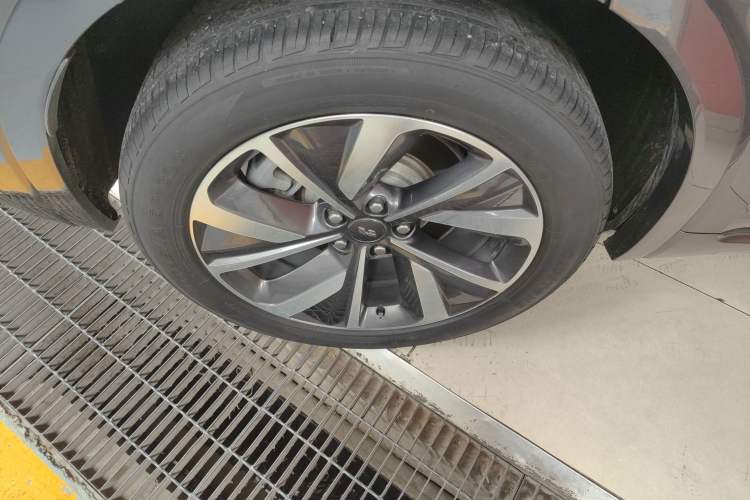 Used Li Auto ONE 2021 Extended-Range 6-Seater Version Exterior 5