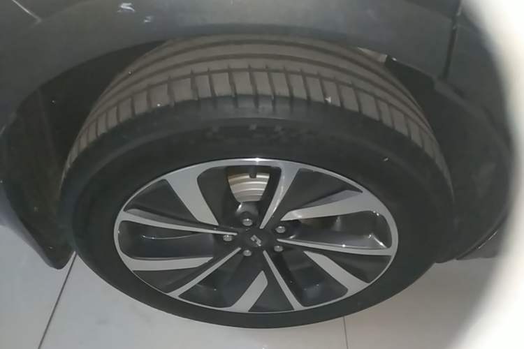 Used Li Auto ONE 2021 Extended-Range 6-Seater Version Exterior 5