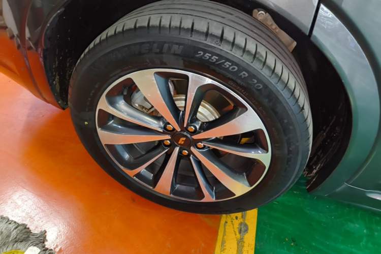 Used Li Auto ONE 2021 Extended-Range 6-Seater Version Exterior 5