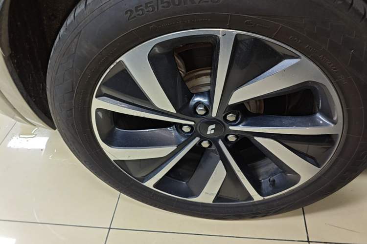 Used Li Auto ONE 2021 Extended-Range 6-Seater Version Exterior 5
