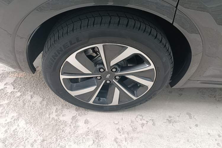 Used Li Auto ONE 2021 Extended-Range 6-Seater Version Exterior 5
