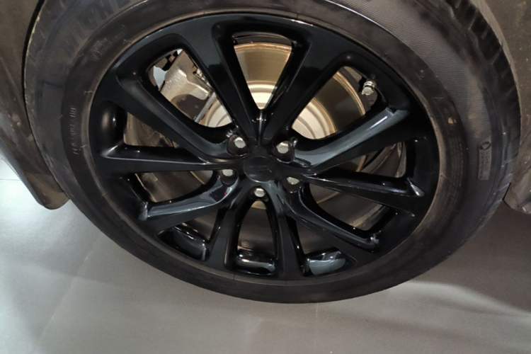 Used Li Auto ONE 2021 Extended-Range 6-Seater Version Exterior 5