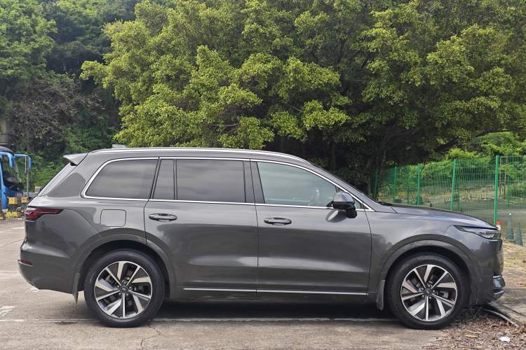 Used Li Auto ONE 2021 Extended-Range 6-Seater Version Exterior 9