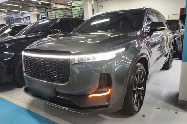 Ojetý Li Auto ONE 2021 Extended-Range 6-Seater Version
