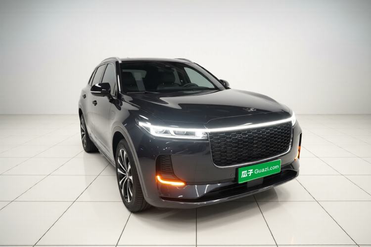 Used Li Auto ONE 2021 Extended-Range 6-Seater Version Front Right 45 Deg