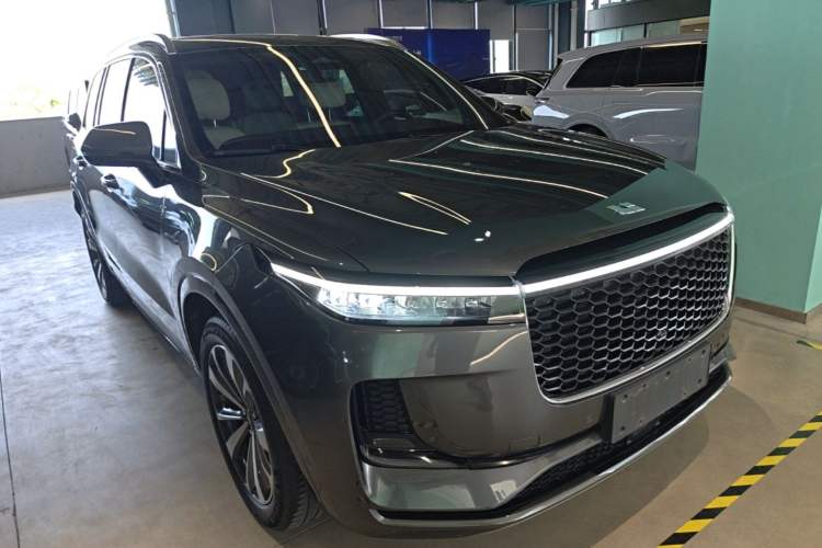 Used Li Auto ONE 2021 Extended-Range 6-Seater Version Front Right 45 Deg