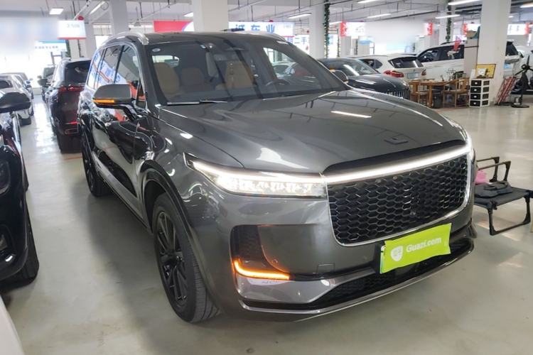 Used Li Auto ONE 2021 Extended-Range 6-Seater Version Front Right 45 Deg