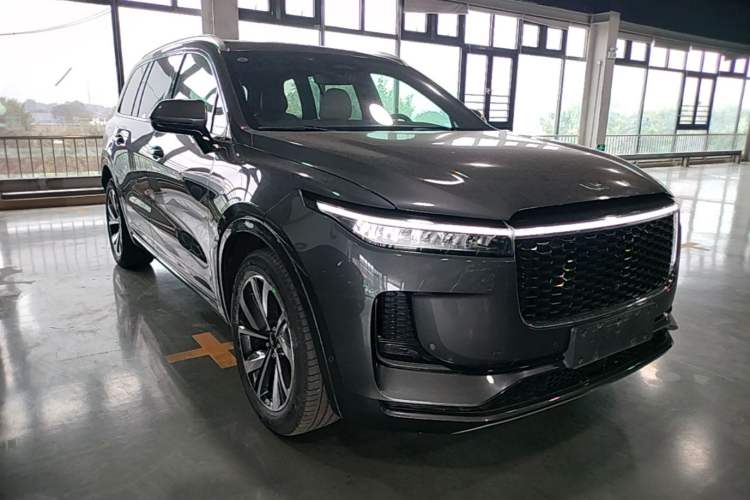 Used Li Auto ONE 2021 Extended-Range 6-Seater Version Front Right 45 Deg