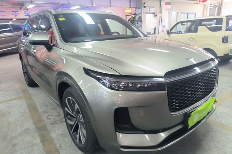 Used Li Auto ONE 2021 Extended-Range 6-Seater Version Front Right 45 Deg