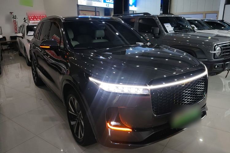 Used Li Auto ONE 2021 Extended-Range 6-Seater Version Front Right 45 Deg