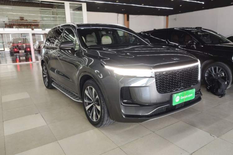 Used Li Auto ONE 2021 Extended-Range 6-Seater Version Front Right 45 Deg