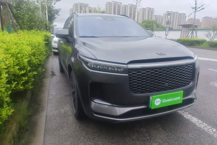 Used Li Auto ONE 2021 Extended-Range 6-Seater Version Front Right 45 Deg