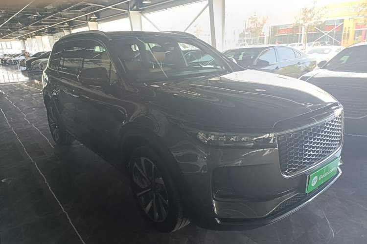Used Li Auto ONE 2021 Extended-Range 6-Seater Version Front Right 45 Deg