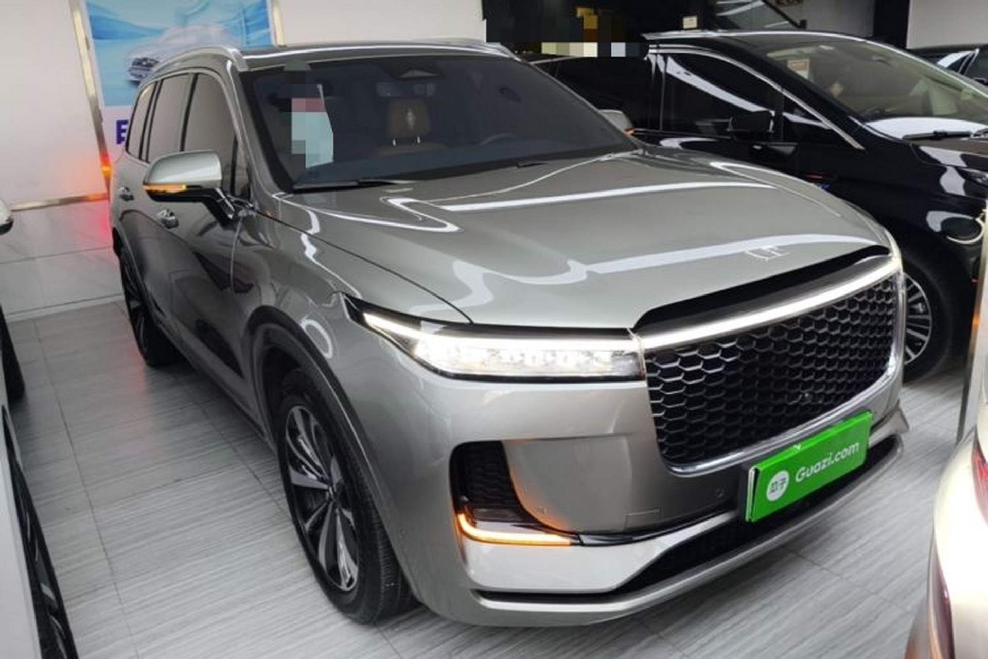Used Li Auto ONE 2021 Extended-Range 6-Seater Version Front Right 45 Deg