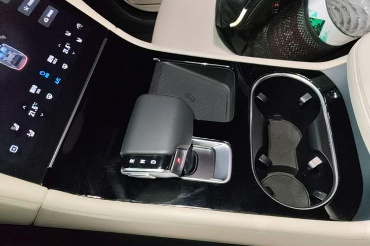 Used Li Auto ONE 2021 Extended-Range 6-Seater Version Gear Lever