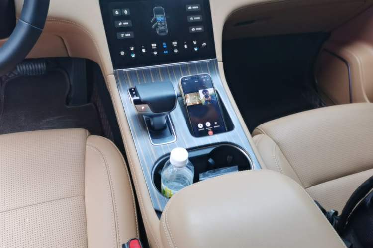 Used Li Auto ONE 2021 Extended-Range 6-Seater Version Gear Lever
