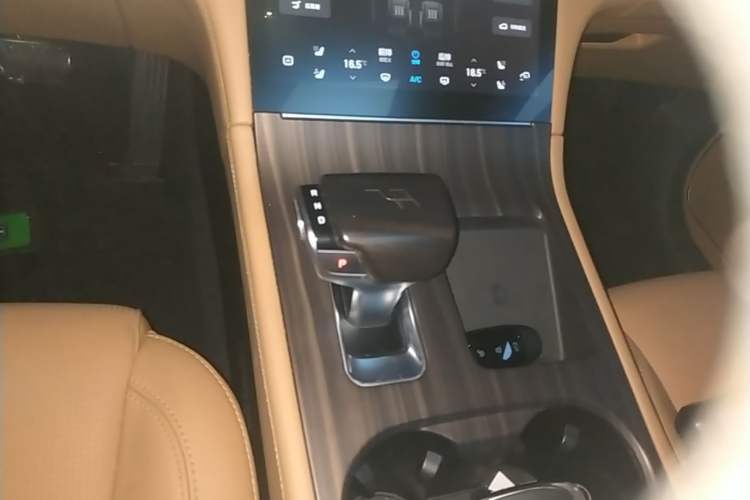 Used Li Auto ONE 2021 Extended-Range 6-Seater Version Gear Lever