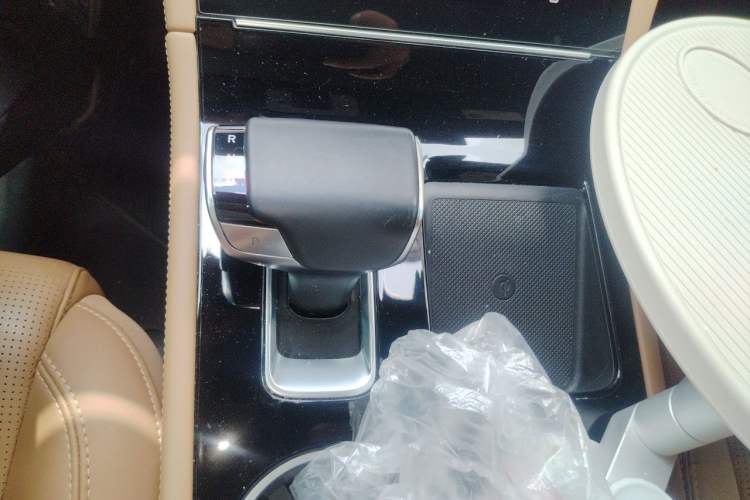 Used Li Auto ONE 2021 Extended-Range 6-Seater Version Gear Lever